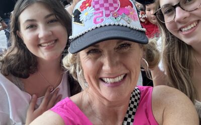 From Stay-at-Home Mom to Social Media Manager: My Journey Back to Work After 17 Years